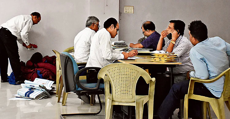 CBI raids on 13 people including Tirkey brothers in sports scam case, these documents were recovered