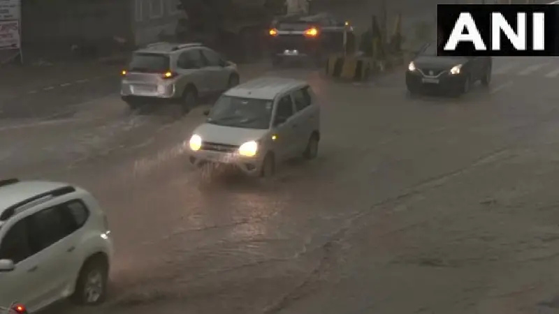 Delhi Rainfall: Rain wreaks havoc in Delhi, many parts including the dome of Jama Masjid damaged