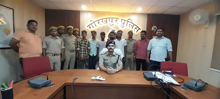 Cattle smugglers earning crores by sending cows to Bangladesh