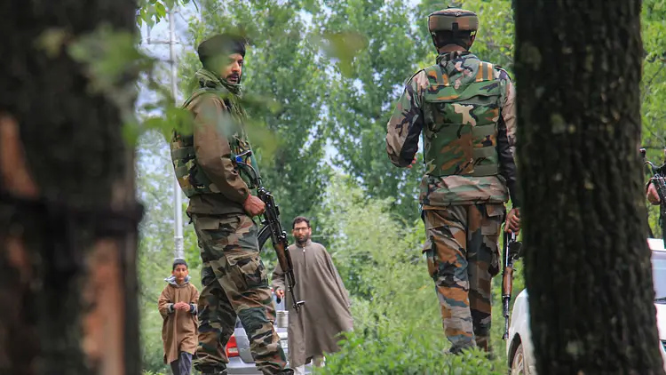  Encounter in Anantnag after Amit Shah's high level meeting, Hizbul commander killed
