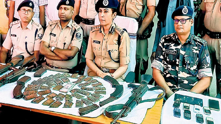 Naxalites arrested with Chinese AK 47, AK 56, raids conducted in Sadhpur village of Imamganj