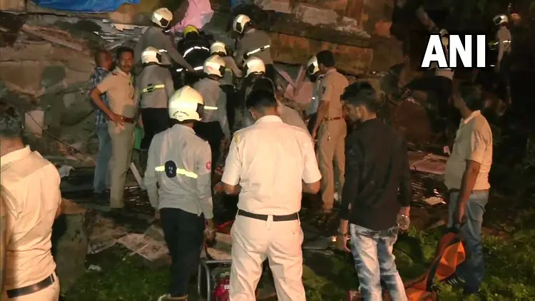 Mumbai Building Collapse: 3 dead, BMC gave notice to demolish the dilapidated building
