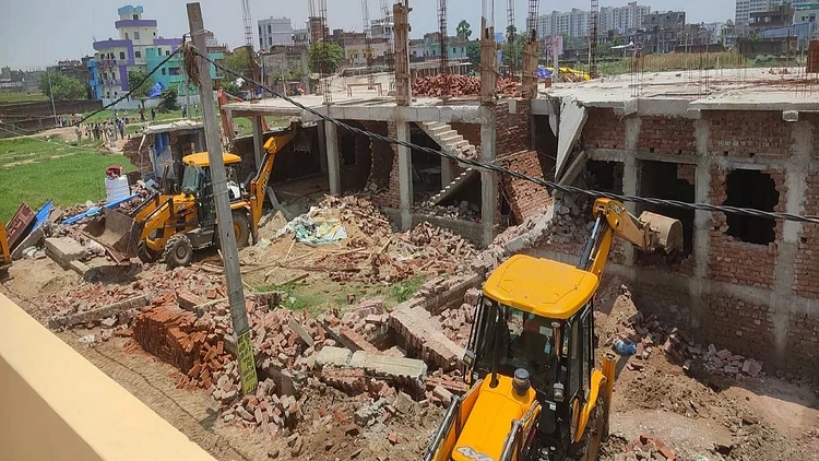 In Patna, 95 houses were bulldozed, bombs thrown in protest, tear gas shells fired in response, 25 arrested