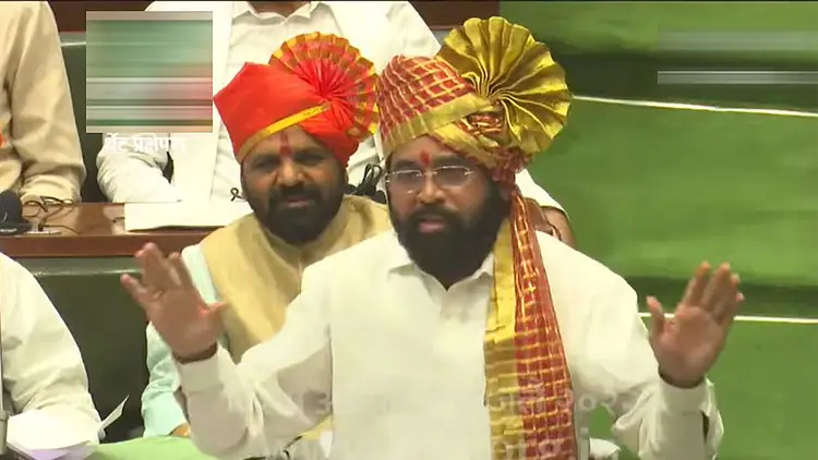 Maharashtra: Big blow to Uddhav Thackeray faction ahead of majority test of Eknath Shinde government