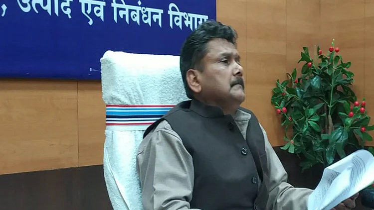 Prohibition Department raids at 46 locations in three districts of Bihar including Patna, 79 people arrested