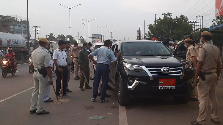 West Bengal: 3 Congress MLAs from Jharkhand including Irfan Ansari detained with huge amount of cash