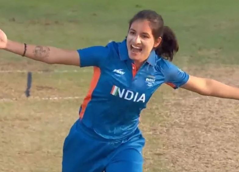 Renuka Singh dismisses Alyssa Healy, Lenning and Mooney grounded, Score 66/1