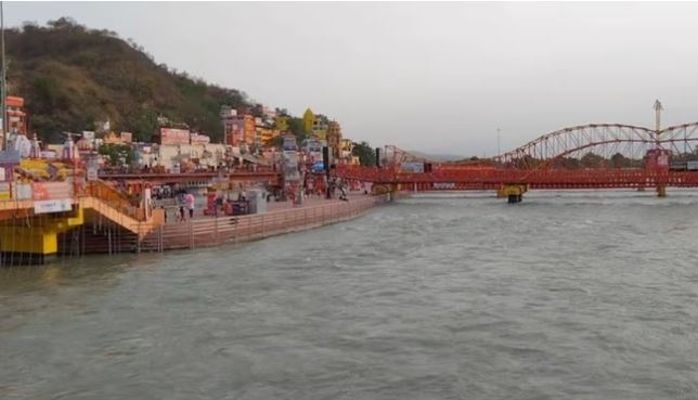 Big disclosure from the research of scientists, friendly bacteria that make Ganga water nectar