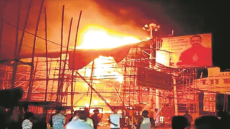 Major accident in Bettiah, electric fire in under construction Durga Puja pandal