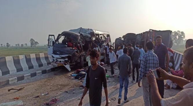 Major road accident in Lakhimpur Kheri