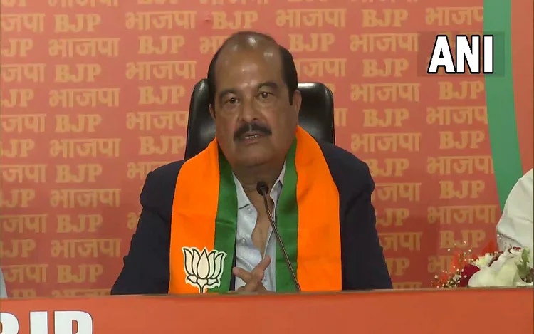 Harsh Mahajan joined BJP