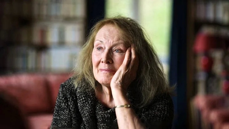 French author Annie Arnoux