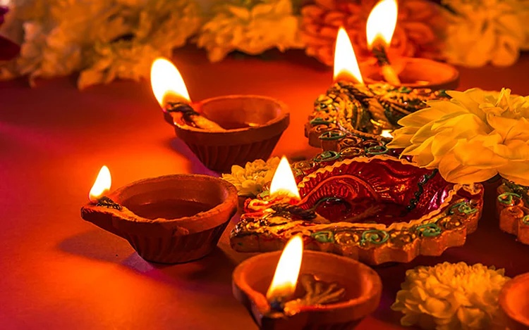 Diwali 2022 Date Choti Badi Diwali Together On October 24 Govardhan 