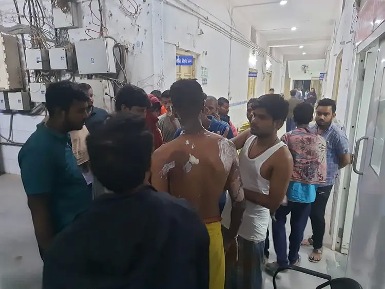 Cylinder burst while making offerings for Chhath Puja in Aurangabad, 3 dozen including 7 policemen were scorched