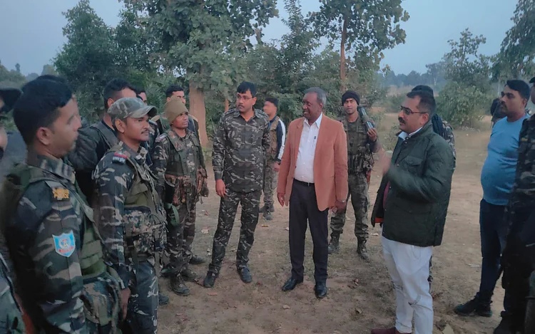 Police Naxalite encounter in Bendi forest
