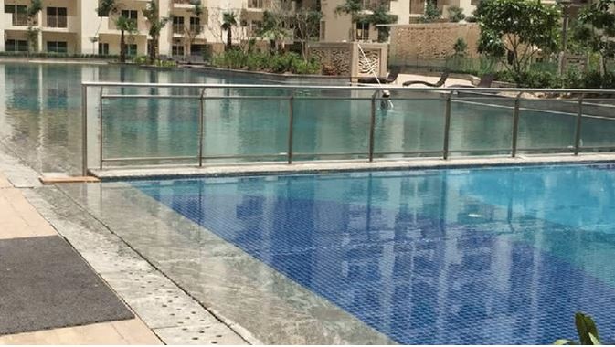 Chlorine gas leak in swimming pool