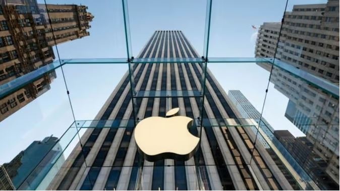 Apple: Apple stuck on bulk sale of iPhone, Japan government imposes additional tax of Rs 870 crore