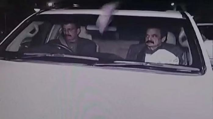 Pakistan: Shoes thrown at Home Minister of Pakistan, attack outside Punjab Assembly