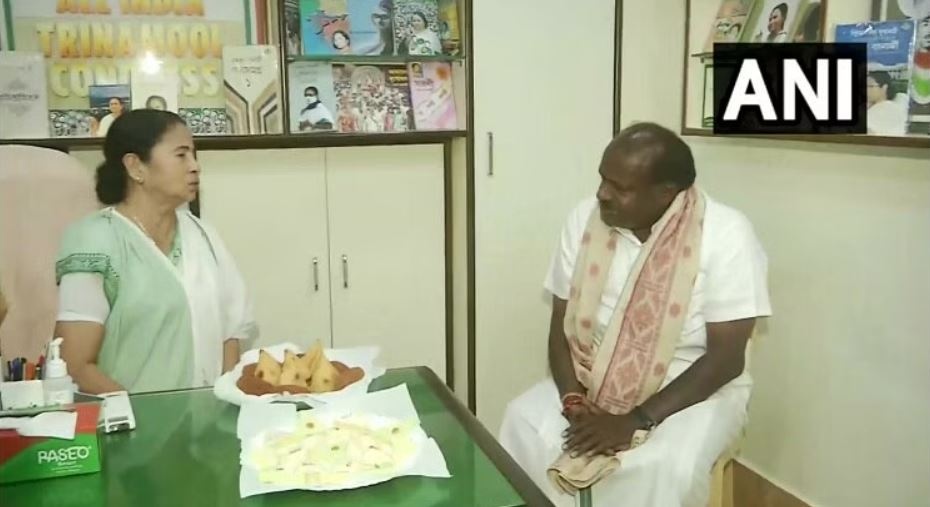 HD Kumaraswamy and Mamata Banerjee