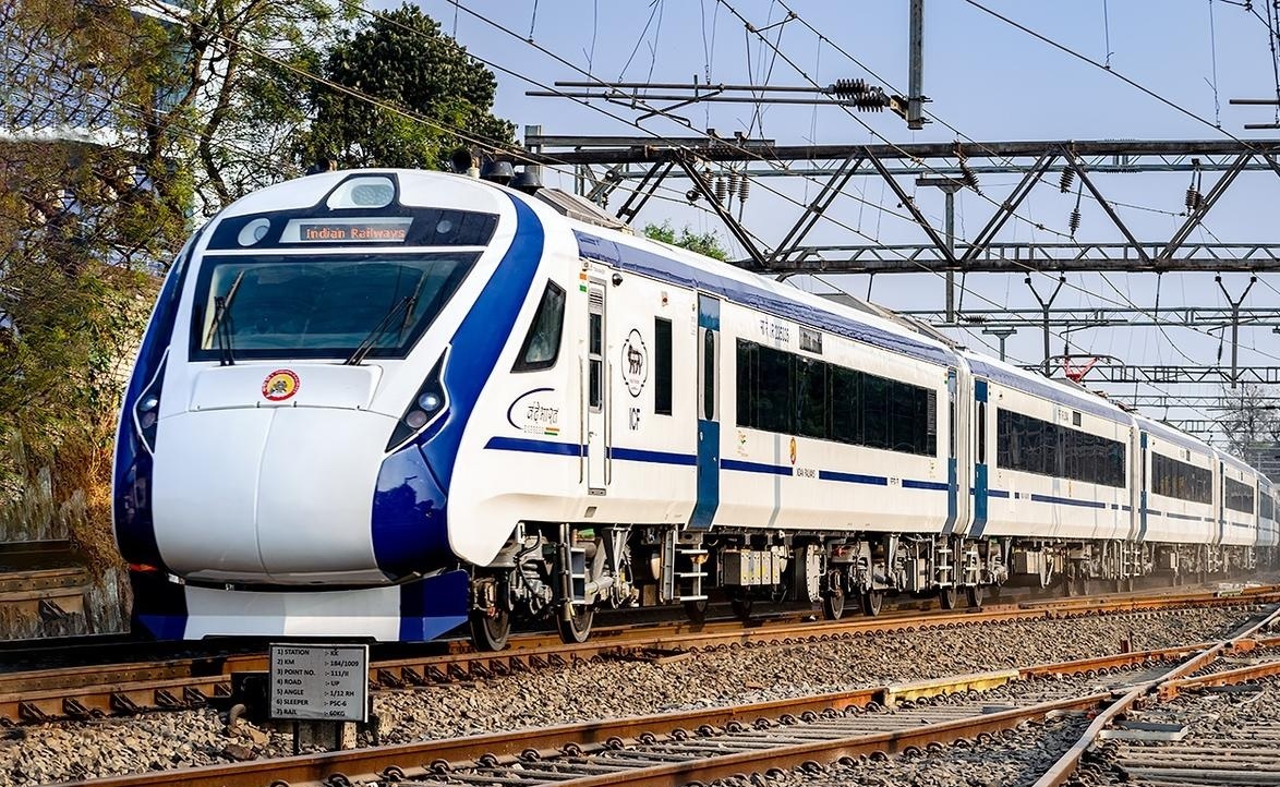 Howrah Puri Vande Bharat 130 km speed 520 km in 6 hours countrys 17th Vande Bharat Express will run on this route