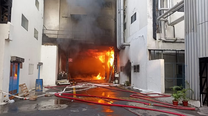 Amritsar: Fire broke out in a pharmaceutical factory on Majitha Road, four employees including a woman burnt alive