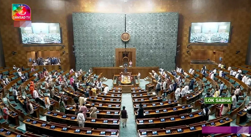 MPs Suspension: Three more MPs suspended from Lok Sabha, action against Nakulnath, DK Suresh and Deepak Baij