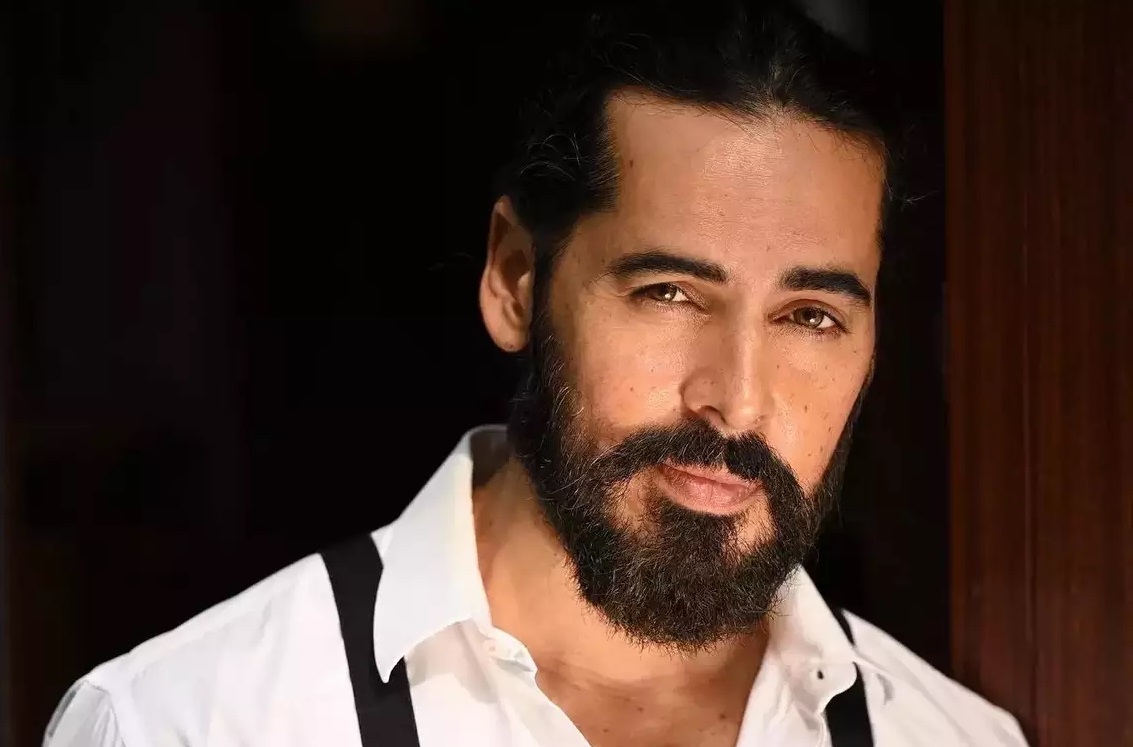 Dino Morea Bollywood Star Turned Entrepreneur Ventures into Cold Press Juice Startup