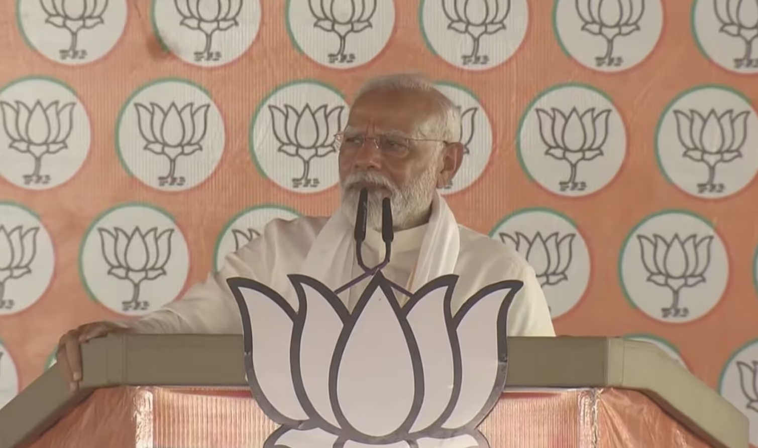 PM Modi Slams Congress in Chhattisgarh Rally Accuses Party of Supporting Violence