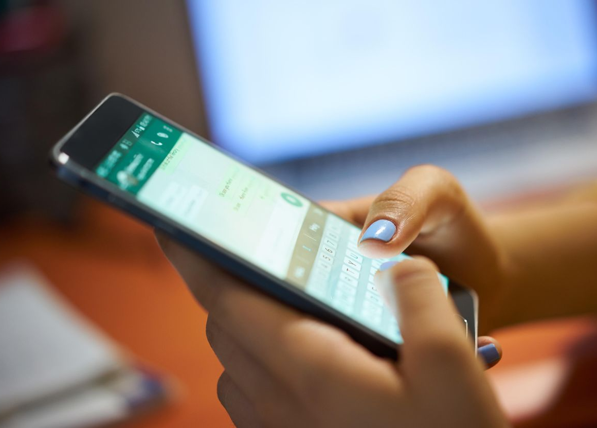 WhatsApp Unveils New Update for iOS Users: Redesigned Interface and Enhanced Features