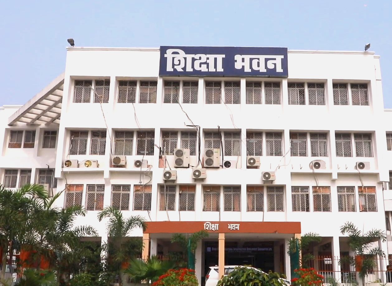 Madhubani District Education Officer Cracks Down on Primary Teacher Fraud
