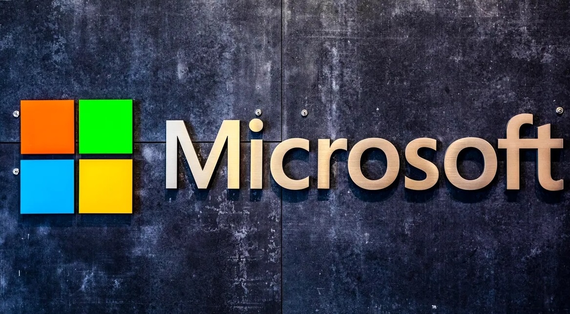 Global Microsoft Cloud Outage Disrupts Flights, Banking, and Railway Services