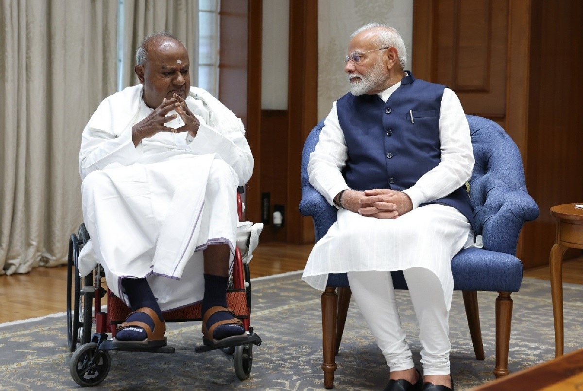 PM Modi Meeting with Former PM HD Devegowda