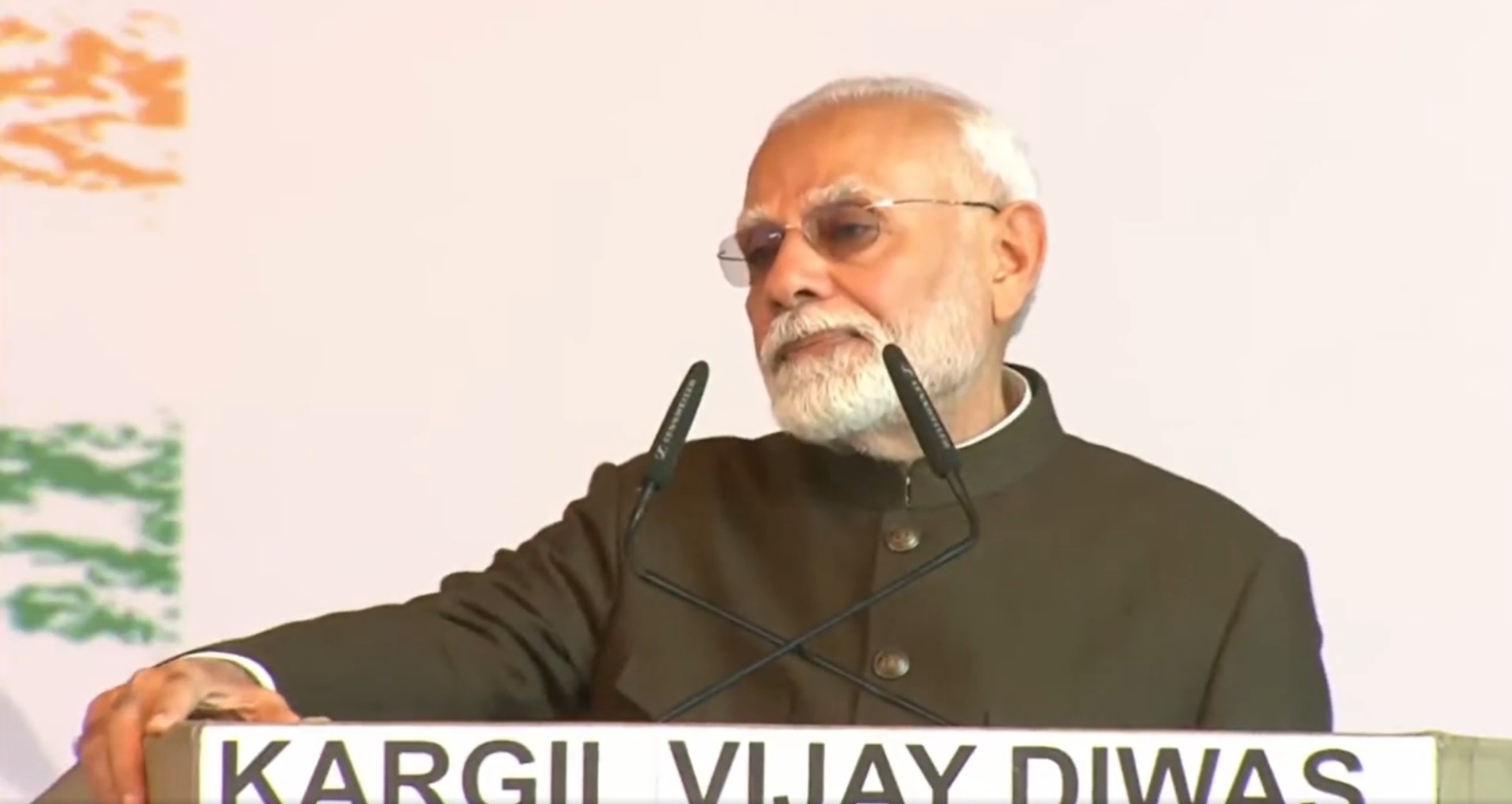 PM Modi Honours Armed Forces on 25th Kargil Vijay Diwas