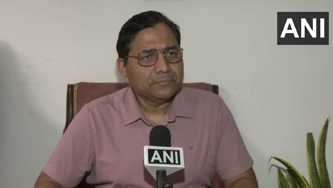 Sensex Slumps by Over 1600 Points Expert DK Mishra Explains the Market Turmoil