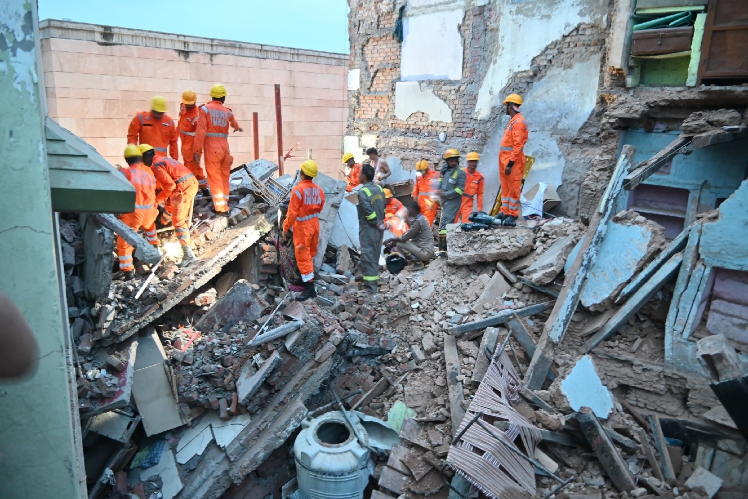 Prime Minister Modi Responds to Varanasi House Collapse