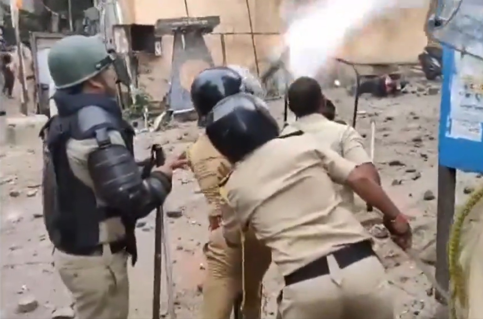 Violence Breaks Out in Nashik During Protest Over Bangladesh Issue