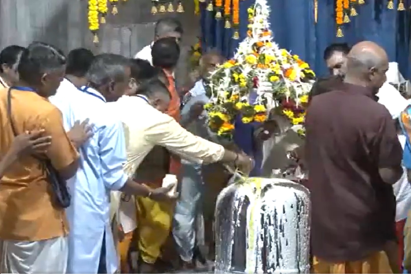 Prayers Offered at Somnath Temple on Third Monday of Sawan Month