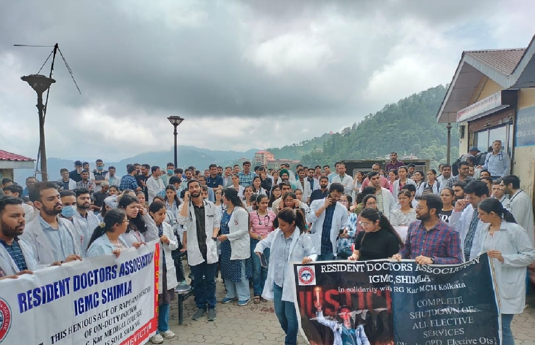 Lawyers and Medicos Join Protests Demanding Justice in RG Kar Case