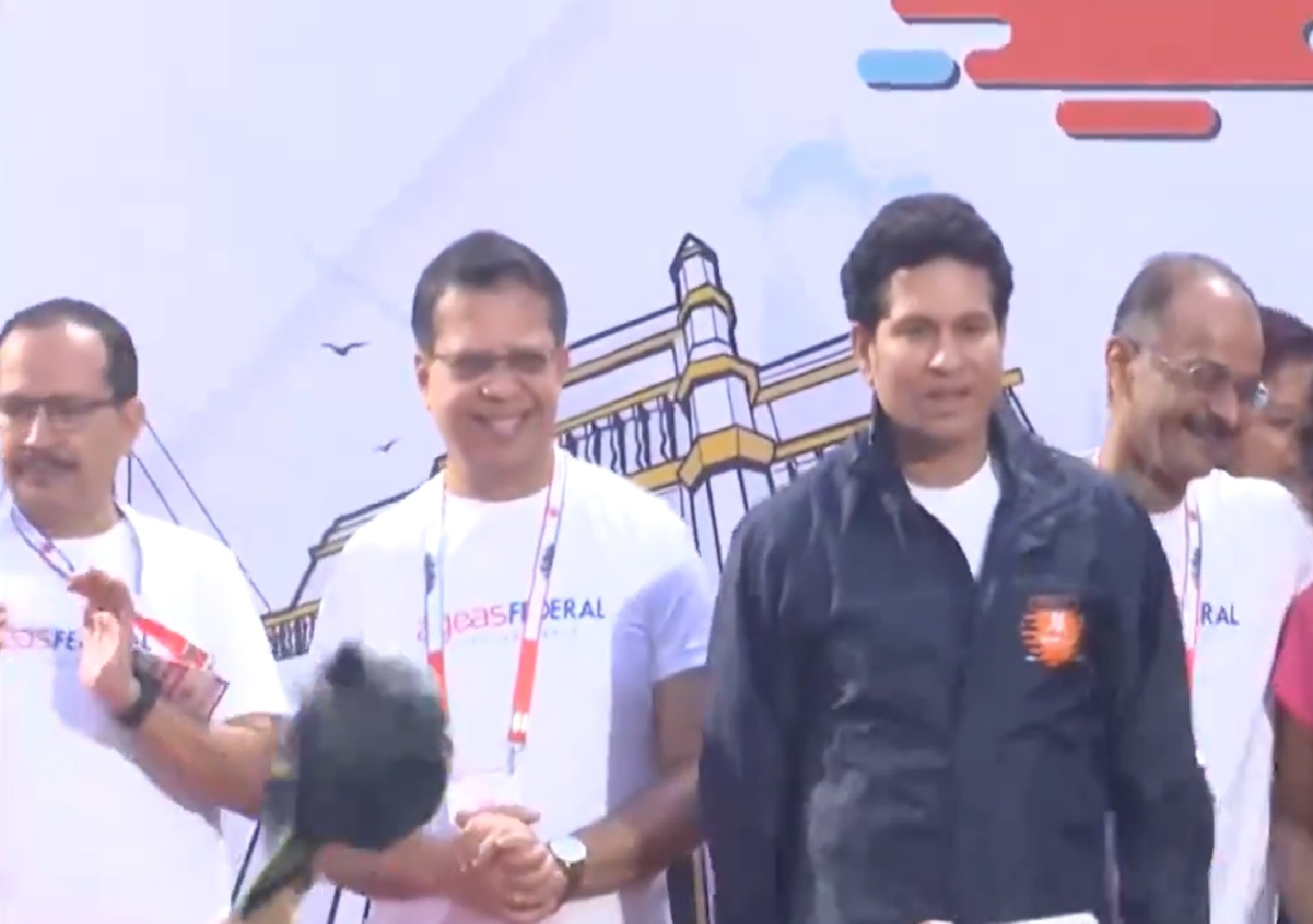 Sachin Tendulkar Flags Off Ageas Federal Life Insurance Mumbai Half Marathon