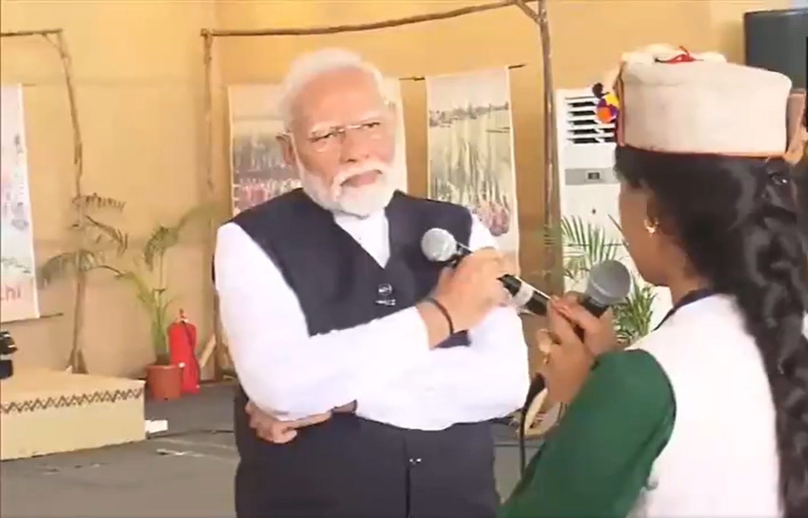 Prime Minister Narendra Modi Interacts with Lakhpati Didis in Jalgaon