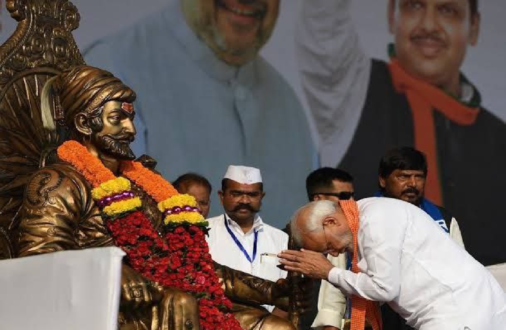 PM Modi Apologizes for Chhatrapati Shivaji Statue Collapse