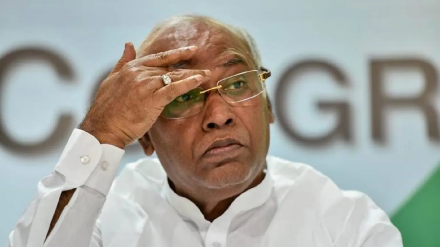 Congress Suspends Buxar District President Over Low Turnout at Kharge Rally