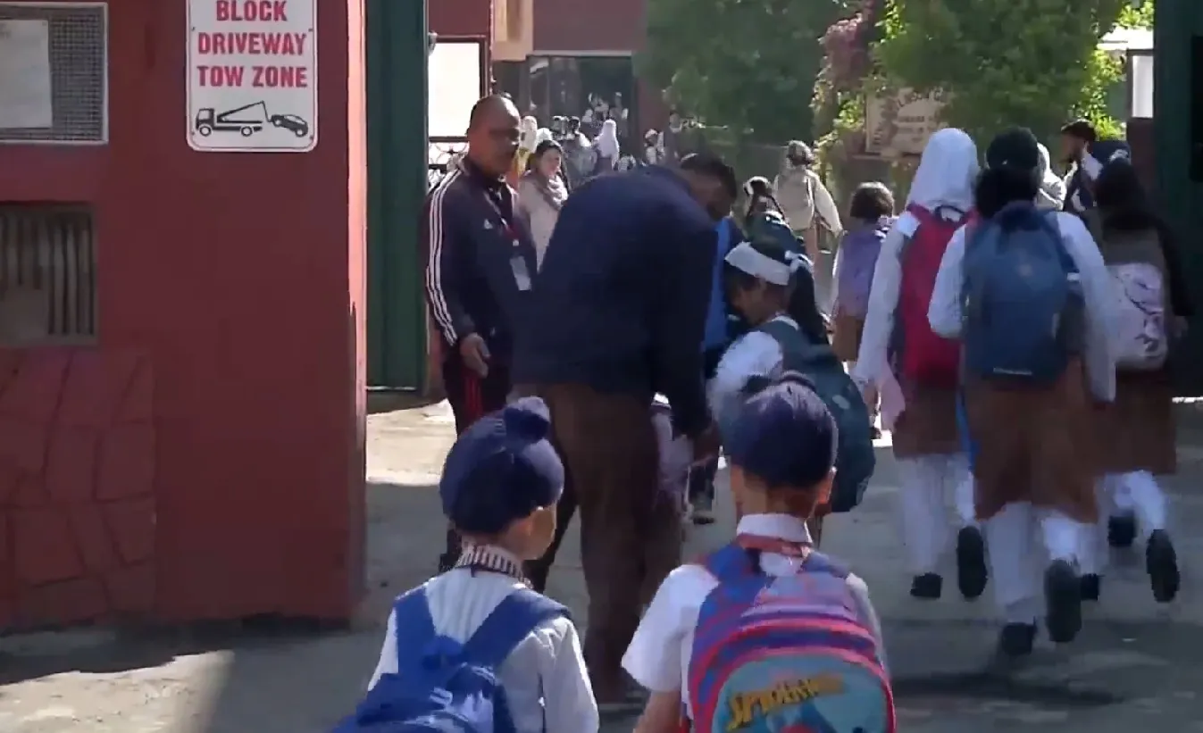 Hope Returns to Srinagar Schools Reopen in Jammu and Kashmir After India Pakistan Hostilities Cease
