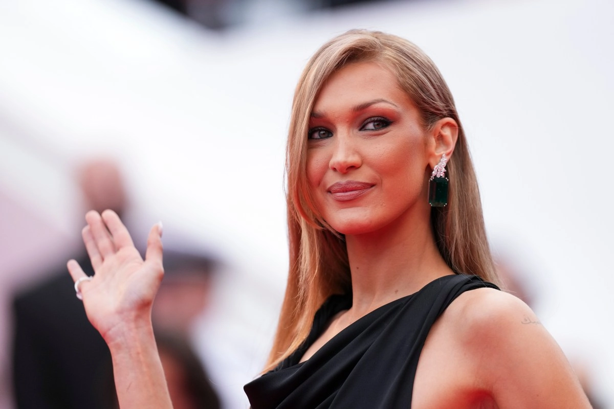 Bella Hadid Answer Si is list for being mom.webp