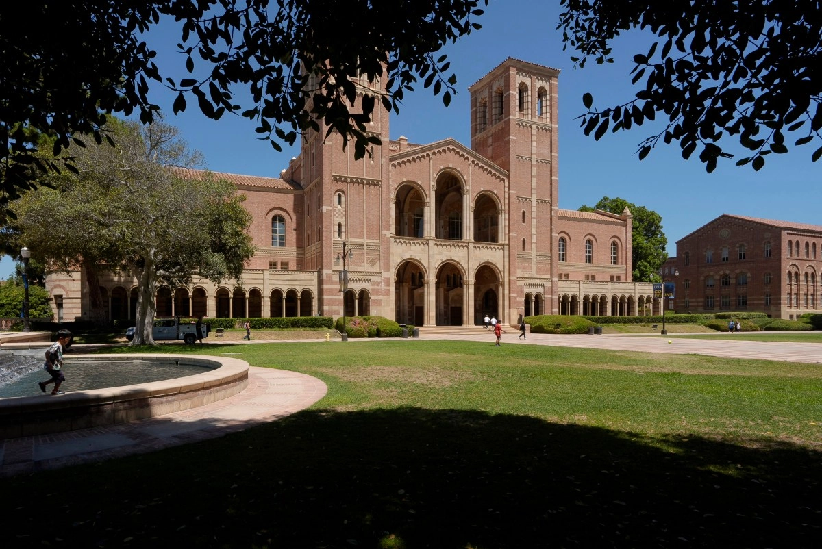 Progress demand in California by deny jobs a students university by their migratory status.webp