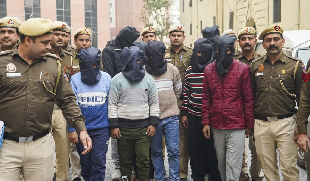 Illegal Bangladeshi: Big action by Delhi Police, 5 Indians questioned, 121 Bangladeshis will be sent back