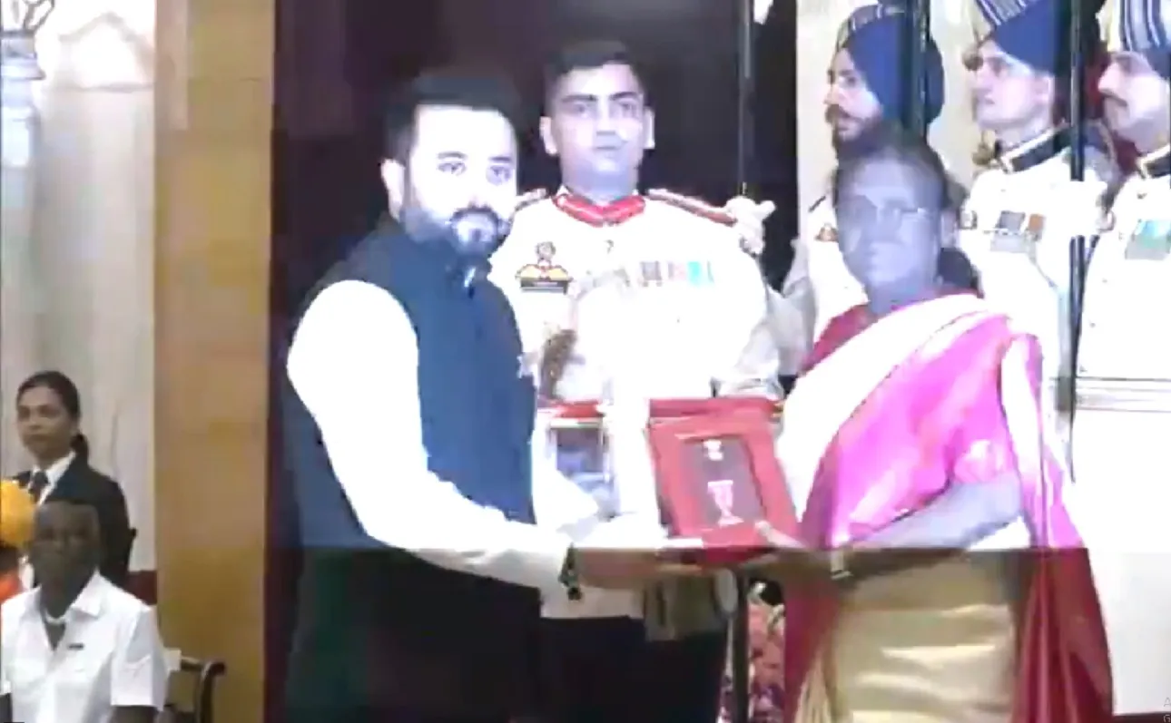 Legacy Honored Acharya Kishore Kunal Awarded Padma Shri Posthumously for Exemplary Civil Service