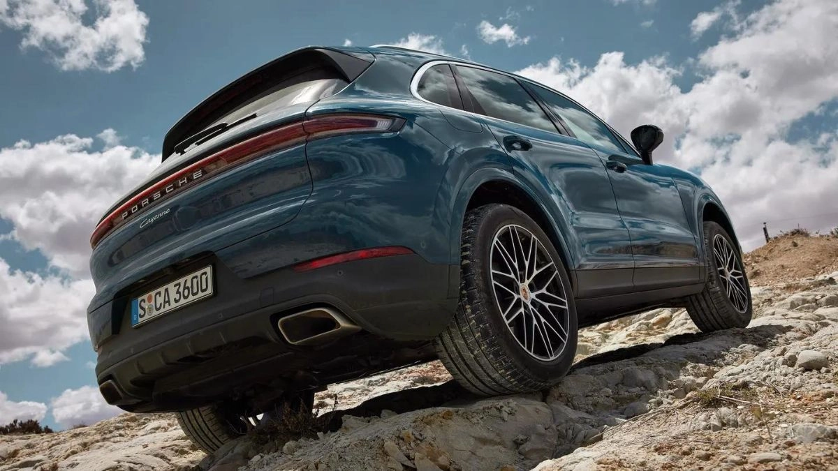 Record historical of Porsche Cayenne Ev in Kingdom Unido