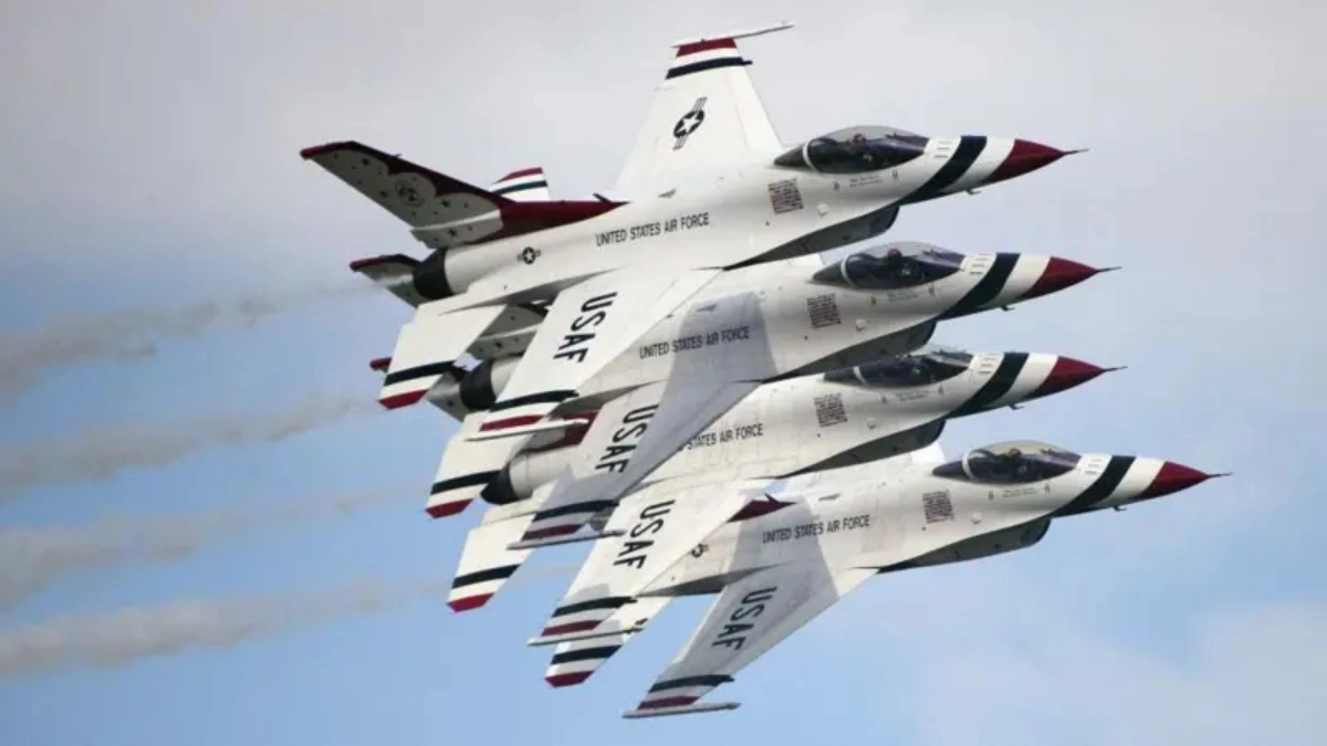 USA mobilizes 30 airplanes while grows the speculation on a possible attack to Iran