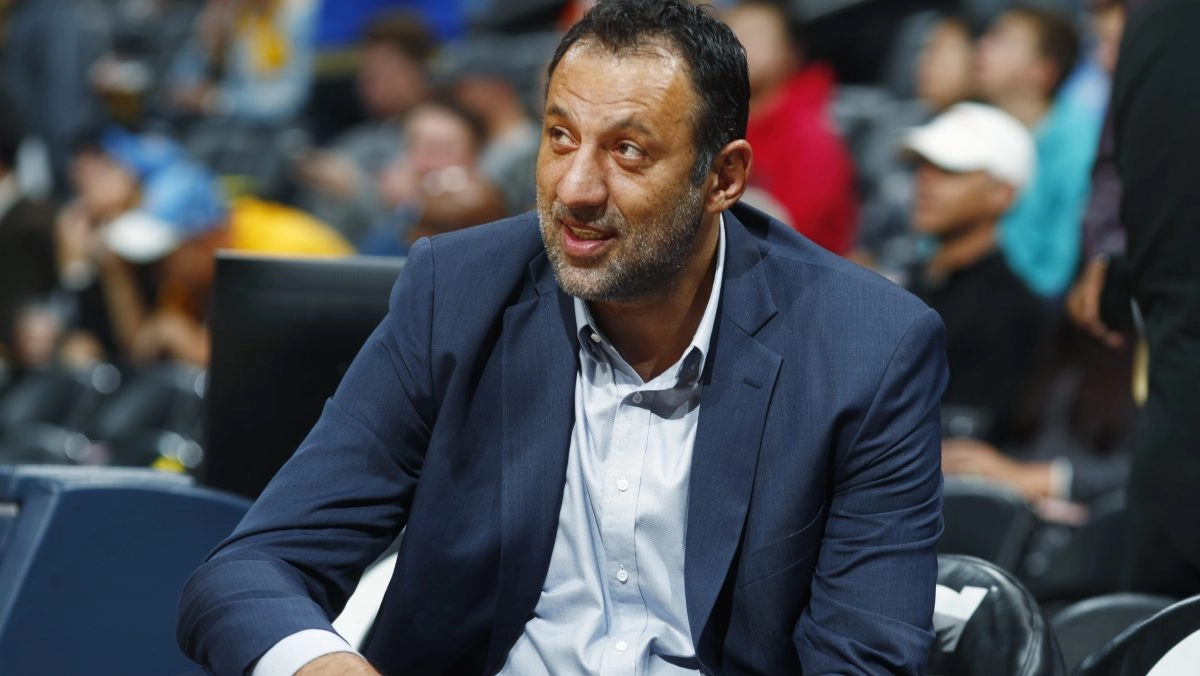 Hospitalize a vlade divac legend of Lakers after accident in motorcycle
